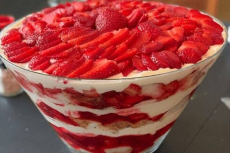 Strawberry Cheesecake Trifle